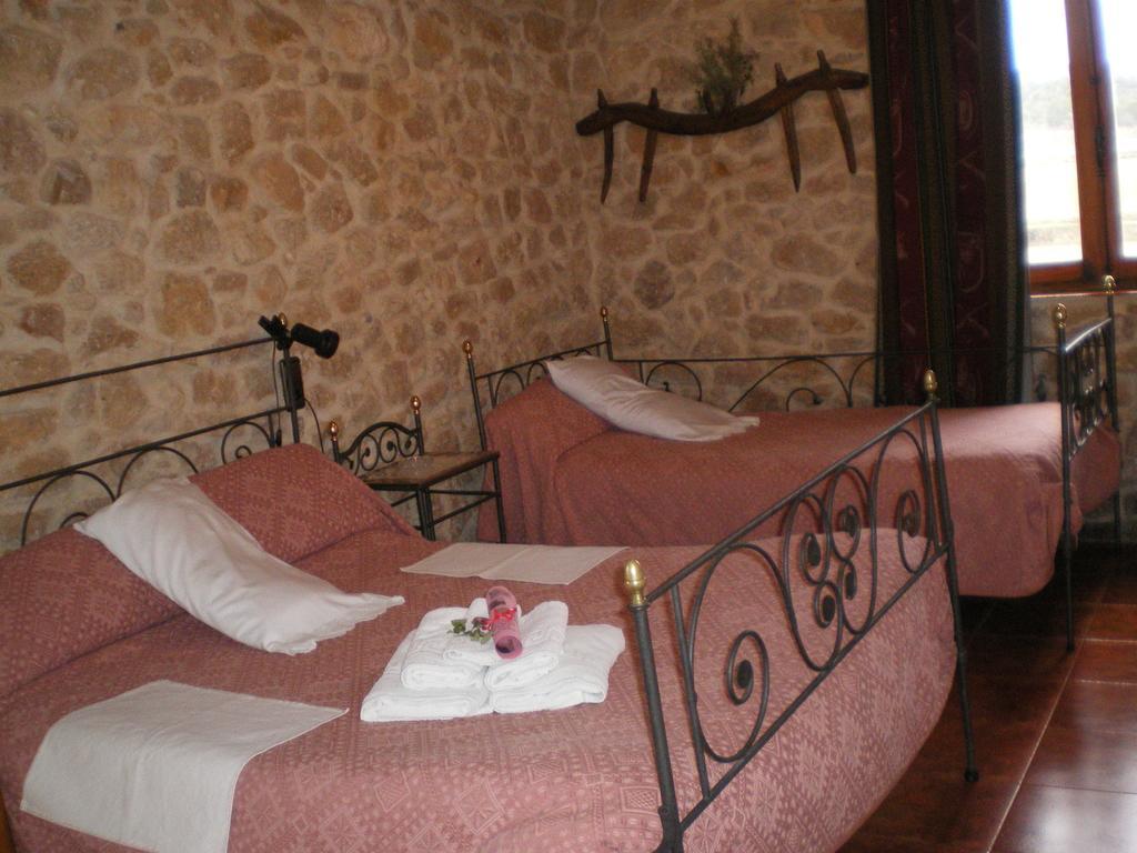 Masia Del Aragones Peñarroya de Tastavins Стая снимка
